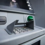 zbliżenowa wypłata z bankomatu