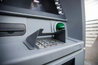 zbliżenowa wypłata z bankomatu