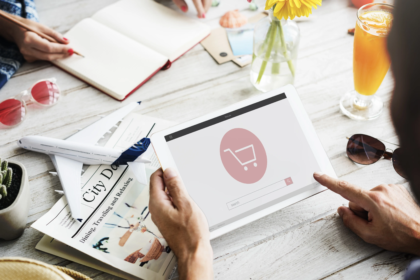 e-commerce-shop-online-homepage-sale-concept